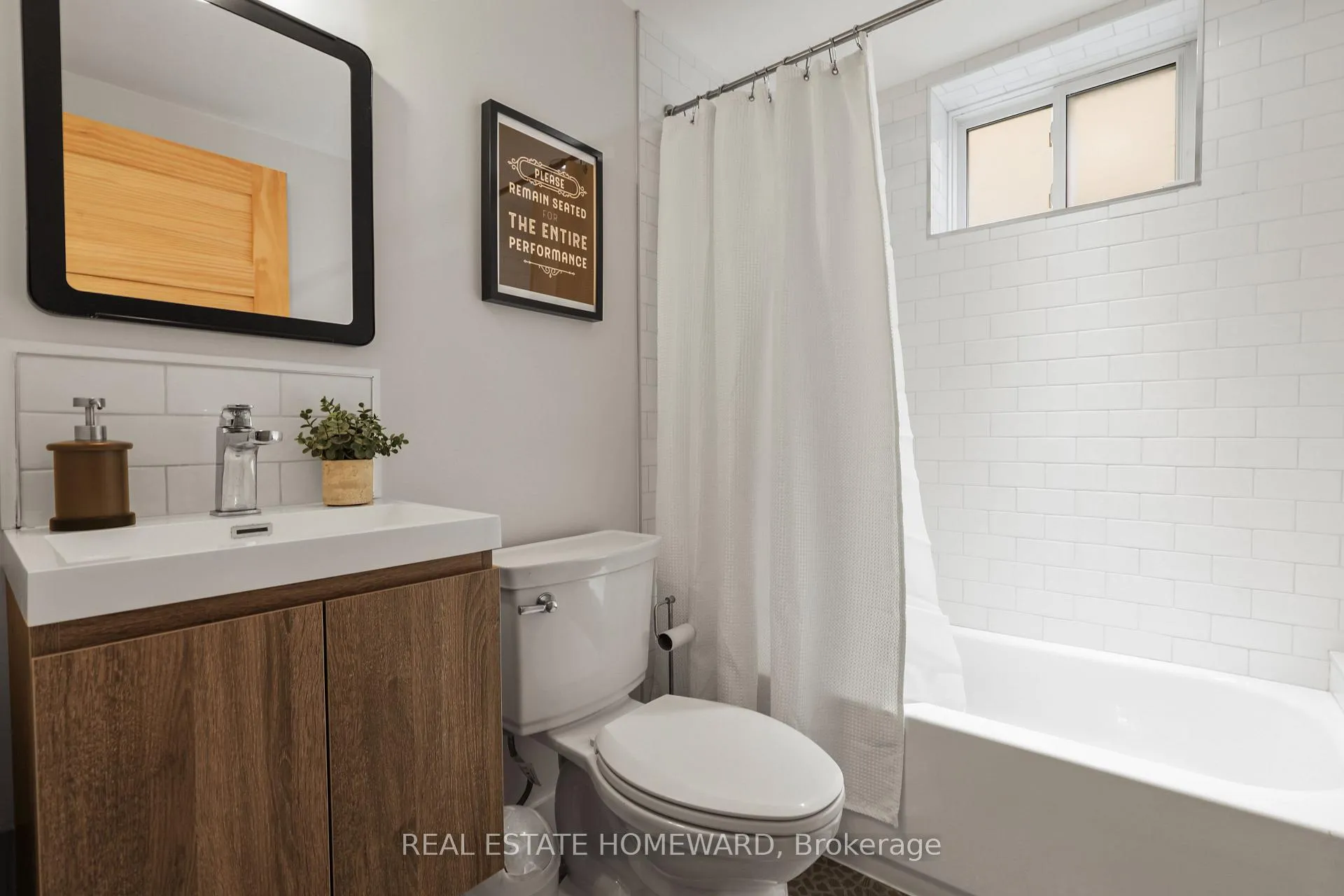 Photo 28 of 56 Osborne Avenue, Toronto, East End-Danforth — HOMEH