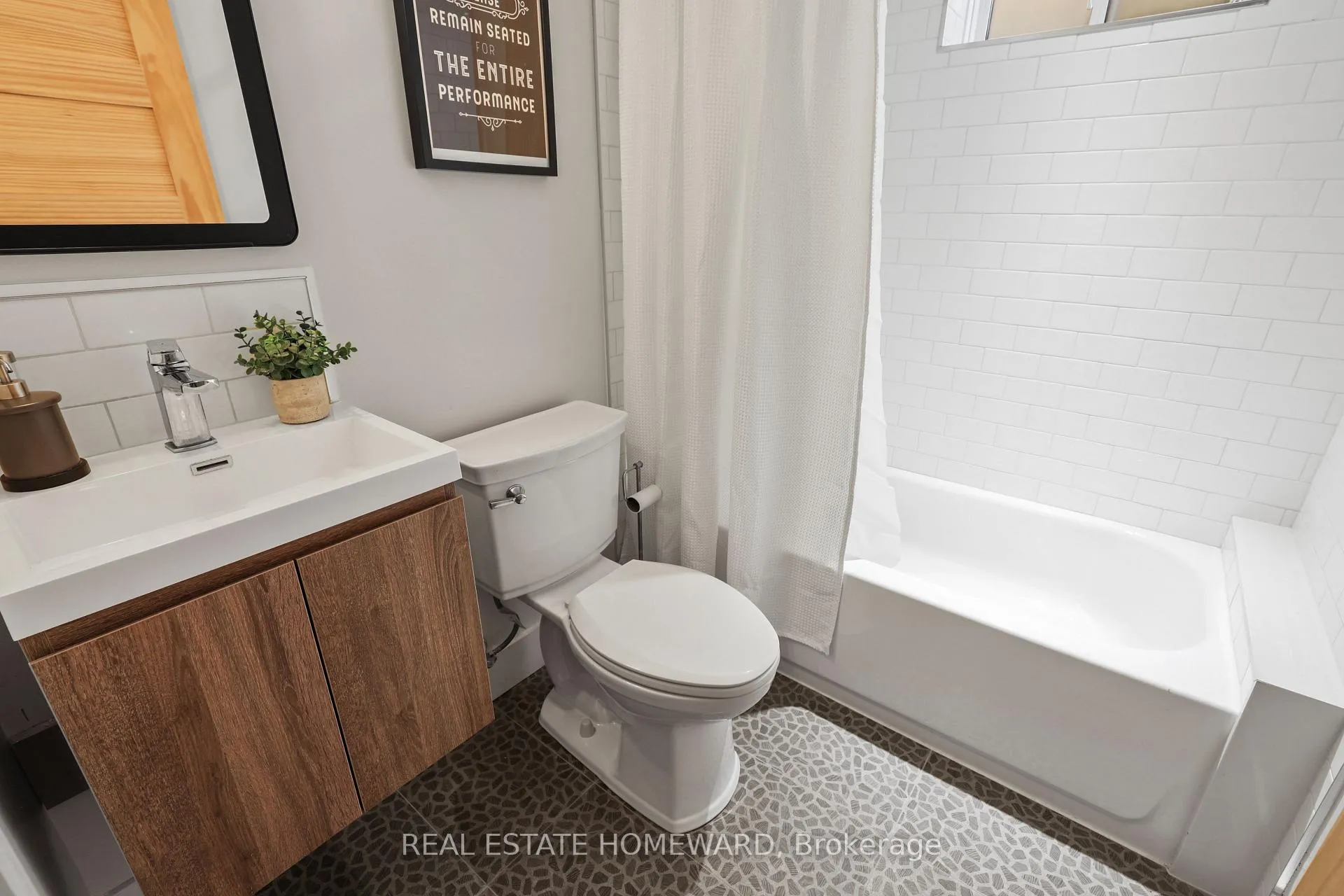 Photo 29 of 56 Osborne Avenue, Toronto, East End-Danforth — HOMEH