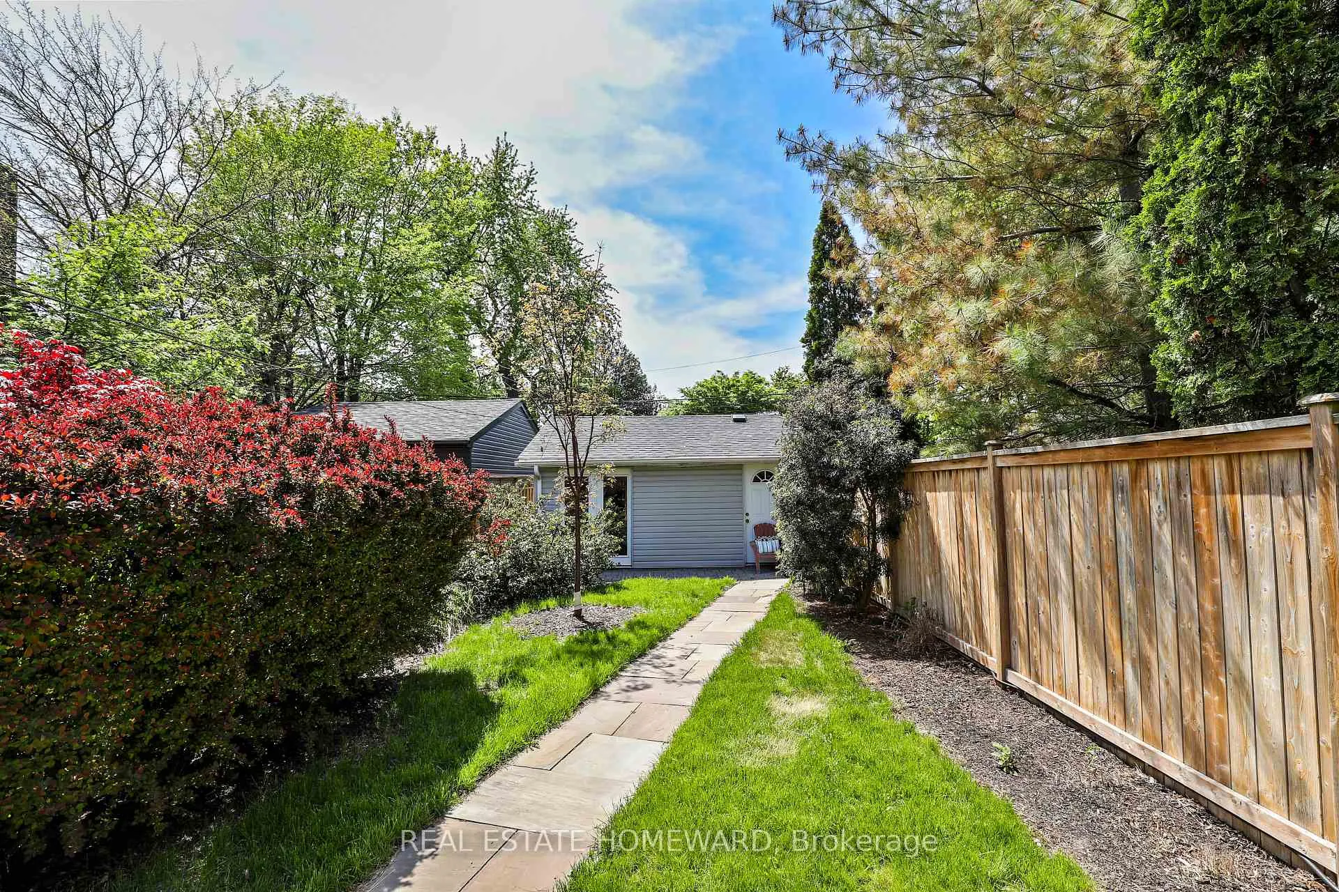 Photo 40 of 56 Osborne Avenue, Toronto, East End-Danforth — HOMEH
