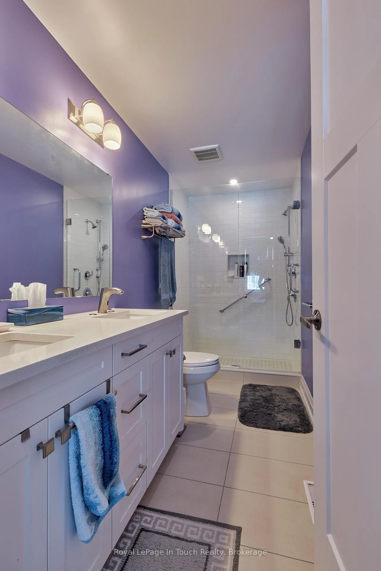 Photo 4 of 31 Julia Crescent, Midland — HOMEH