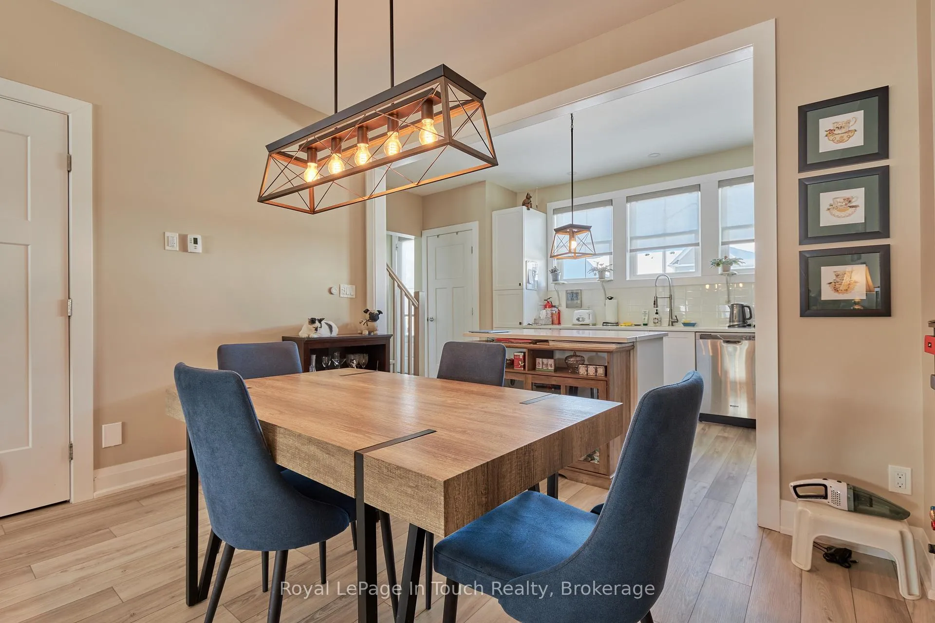 Photo 7 of 31 Julia Crescent, Midland — HOMEH