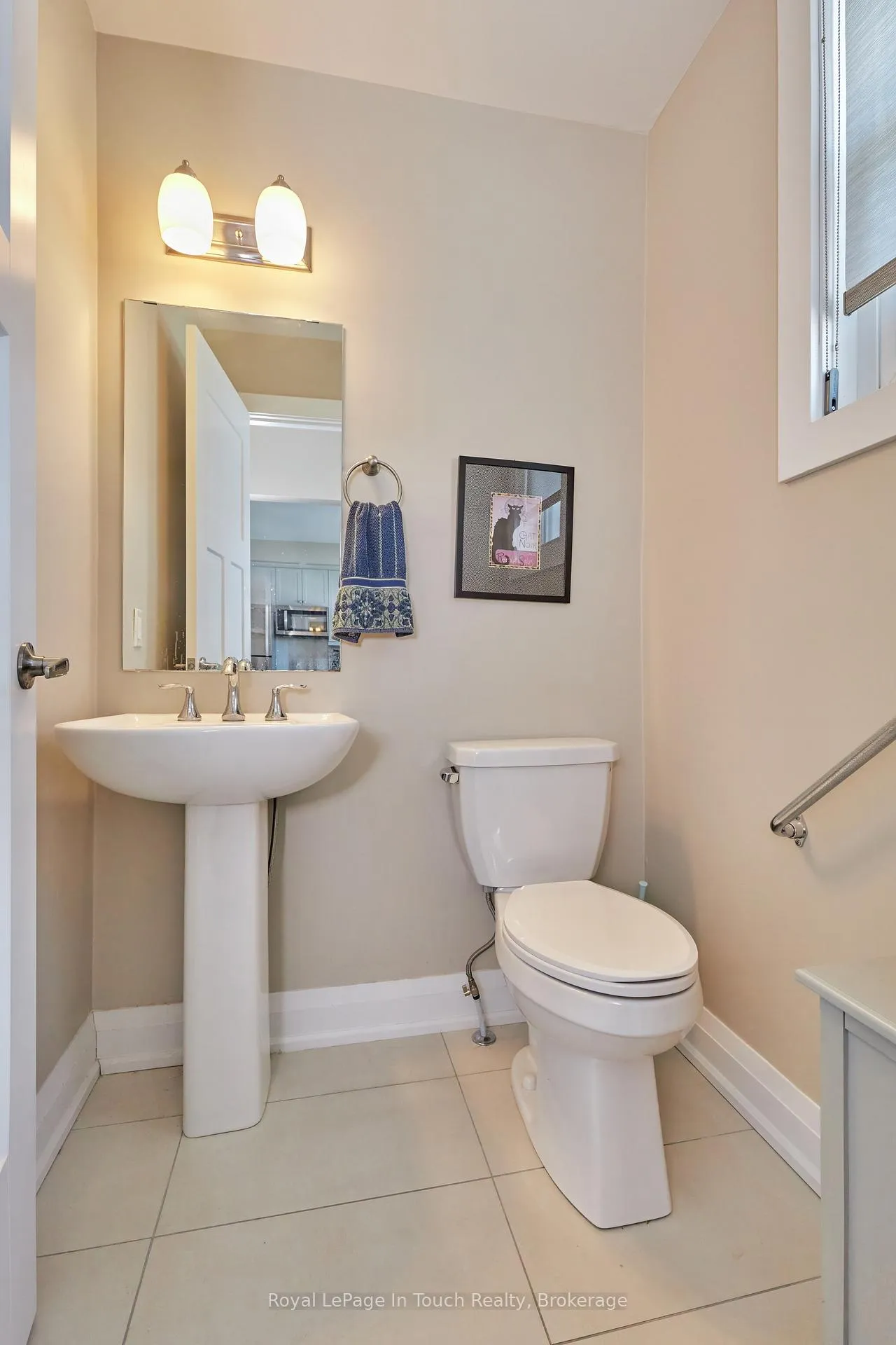 Photo 10 of 31 Julia Crescent, Midland — HOMEH