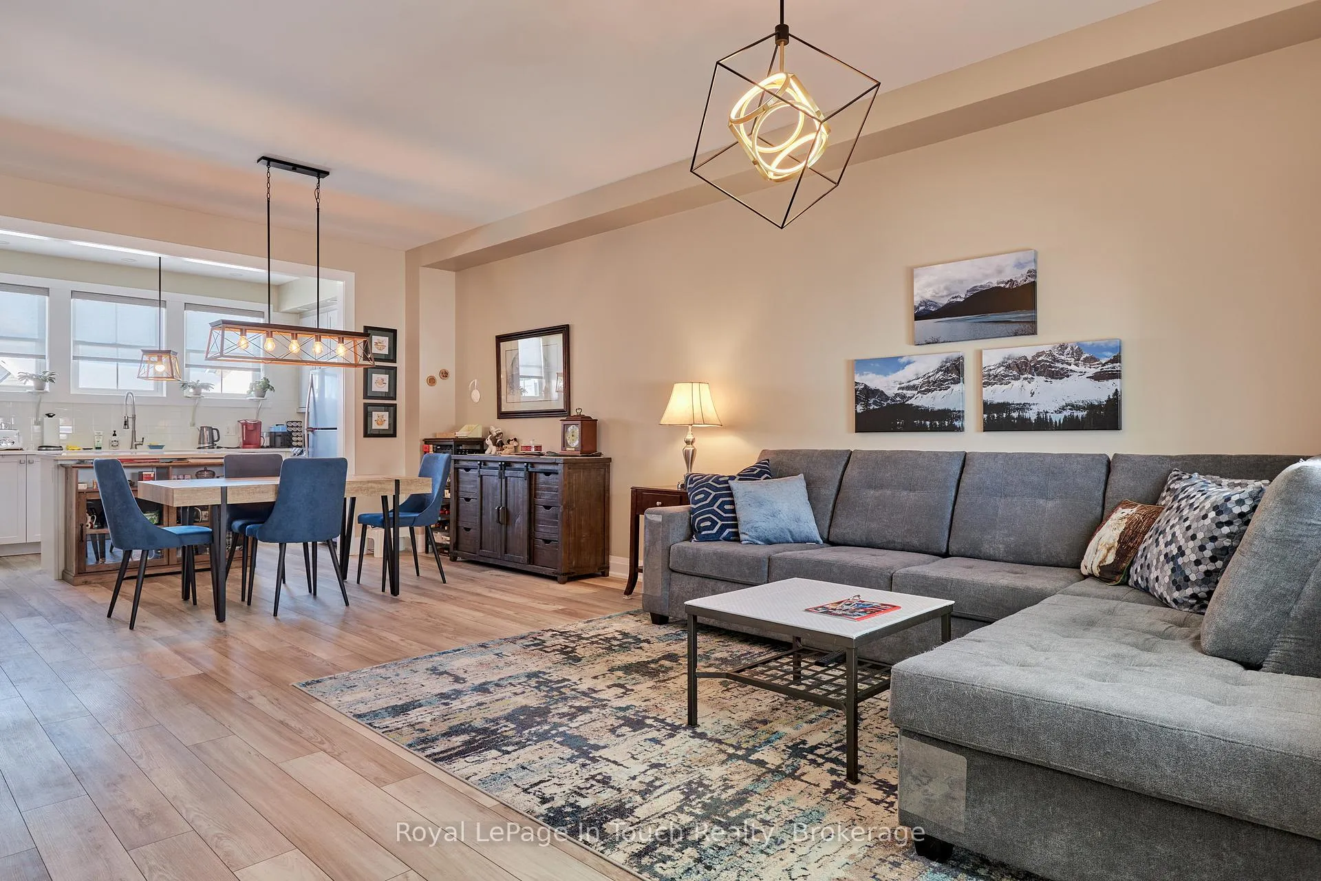 Photo 11 of 31 Julia Crescent, Midland — HOMEH
