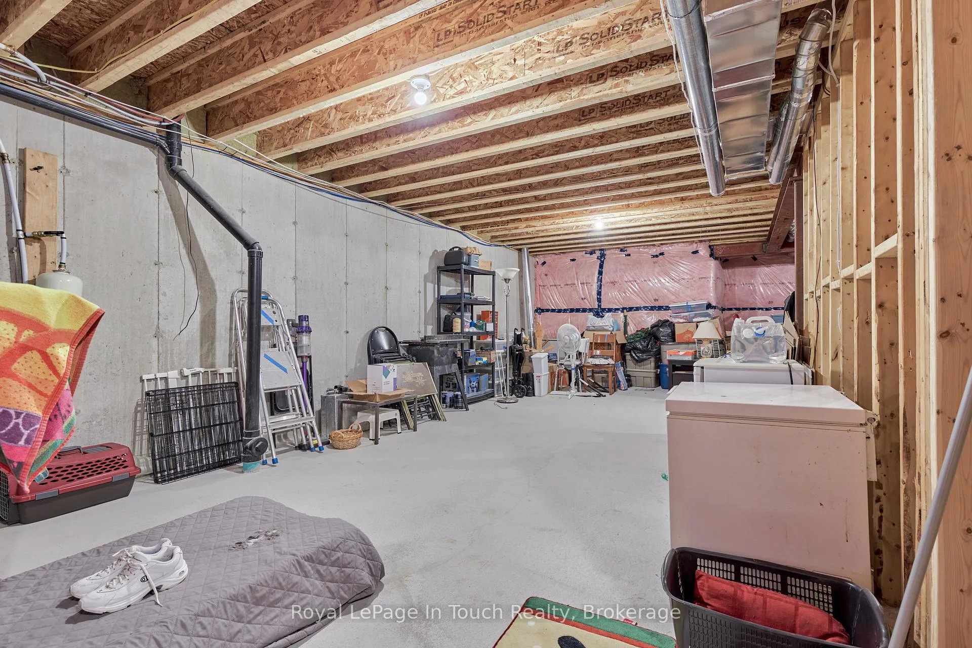 Photo 19 of 31 Julia Crescent, Midland — HOMEH
