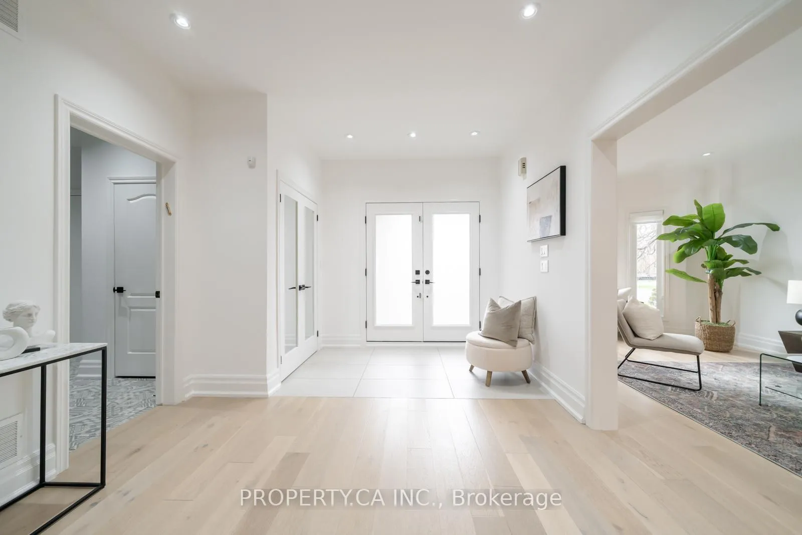 Photo 2 of 151 Concord Road, Vaughan, Beverley Glen — HOMEH