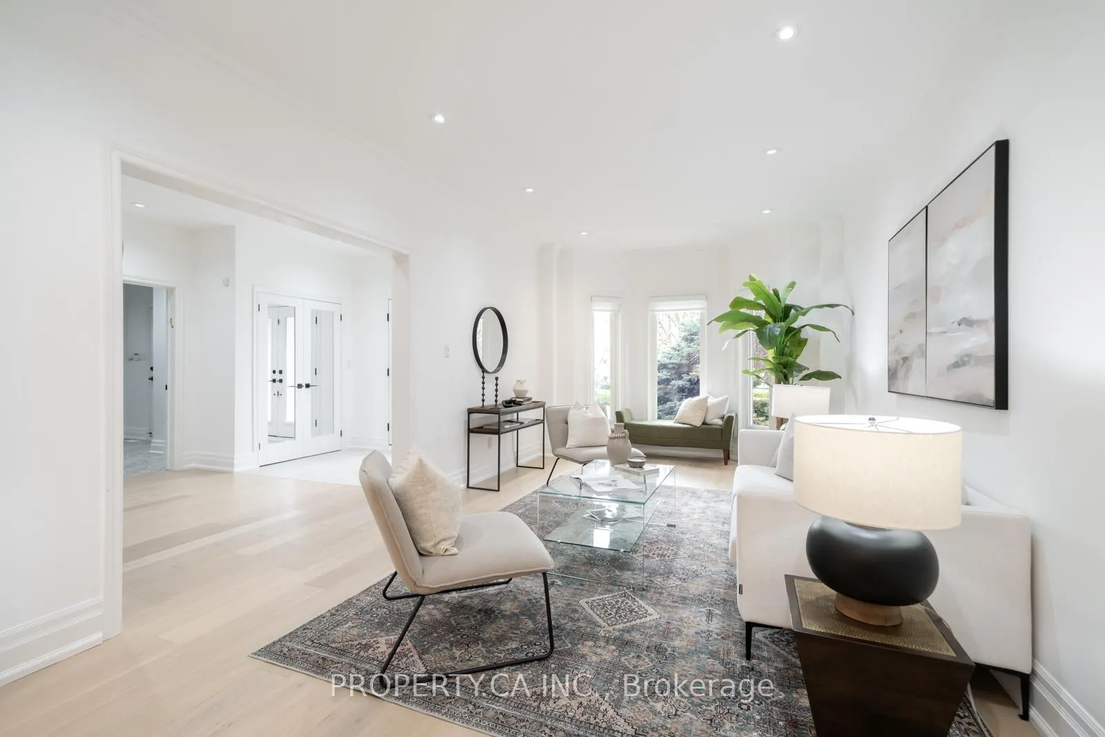 Photo 4 of 151 Concord Road, Vaughan, Beverley Glen — HOMEH