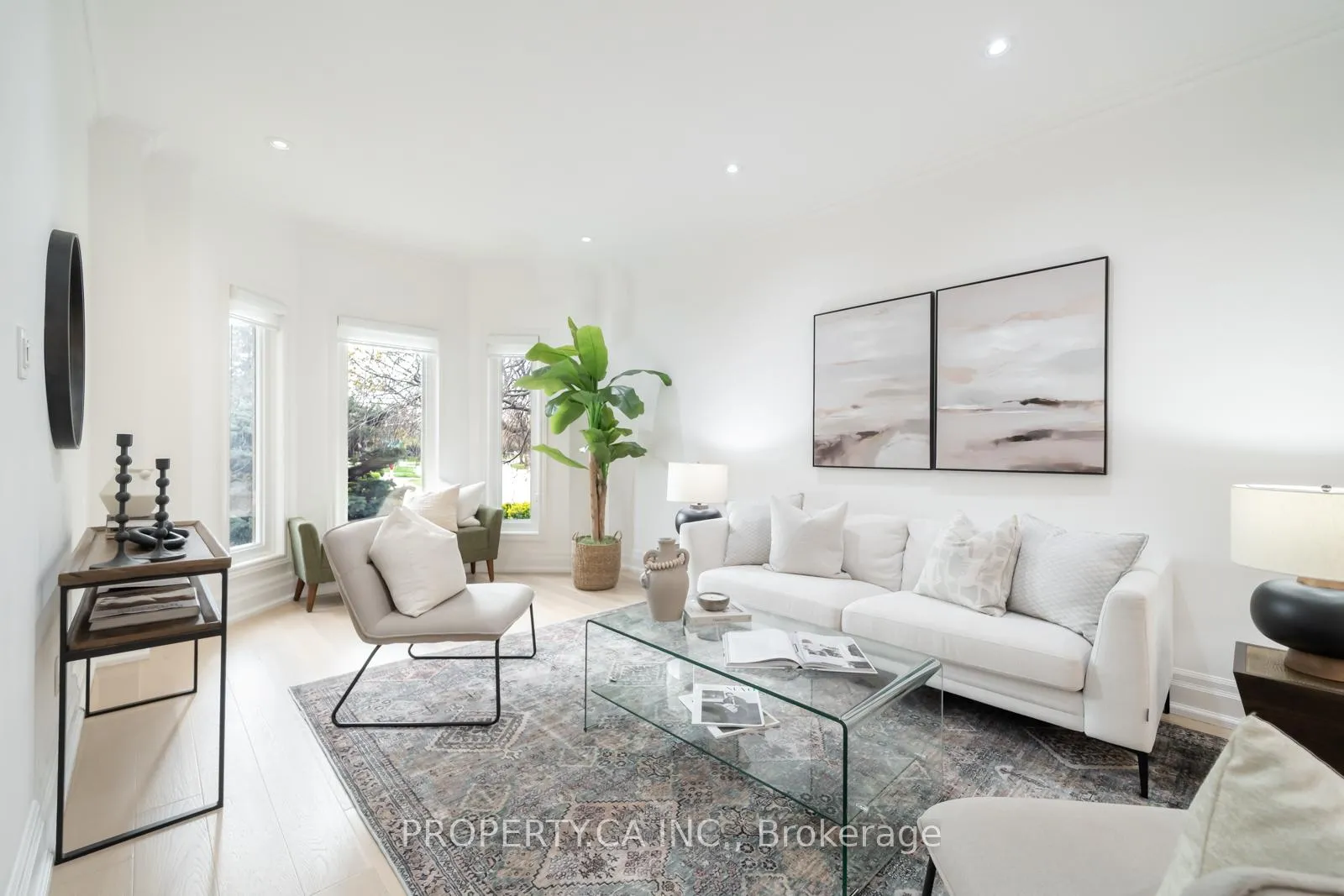 Photo 5 of 151 Concord Road, Vaughan, Beverley Glen — HOMEH