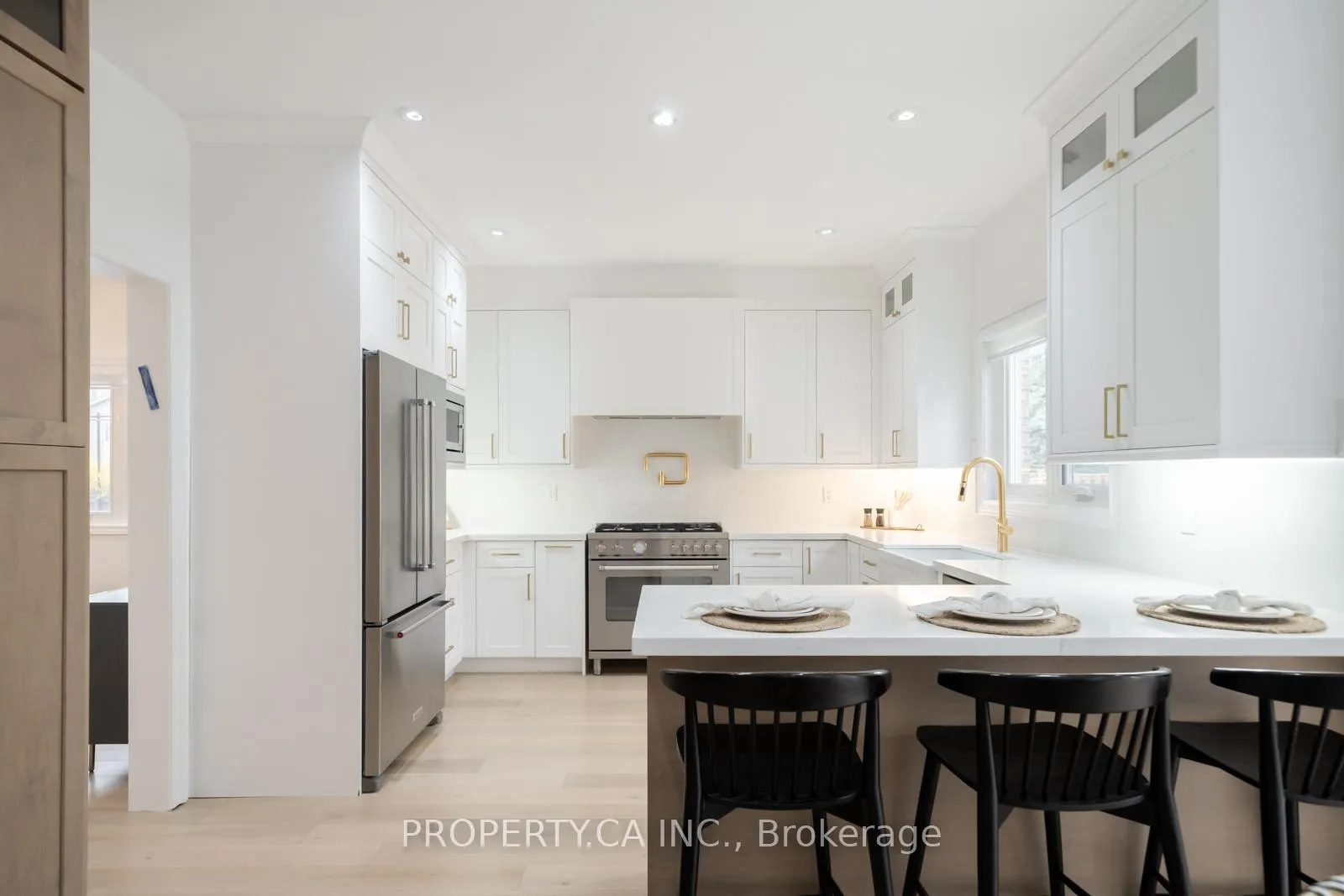 Photo 11 of 151 Concord Road, Vaughan, Beverley Glen — HOMEH