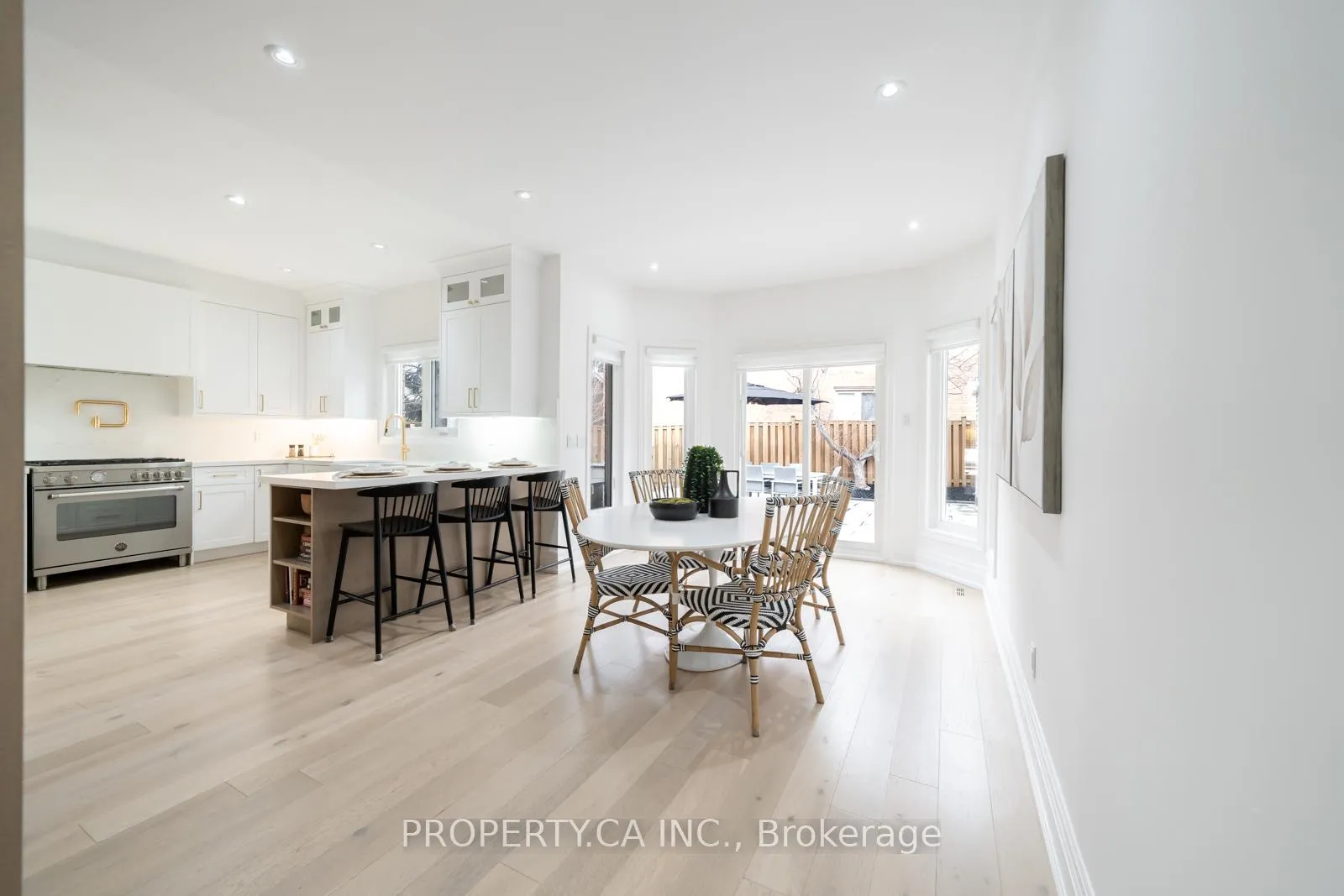 Photo 12 of 151 Concord Road, Vaughan, Beverley Glen — HOMEH
