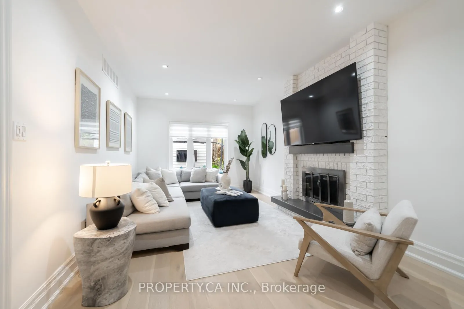 Photo 17 of 151 Concord Road, Vaughan, Beverley Glen — HOMEH