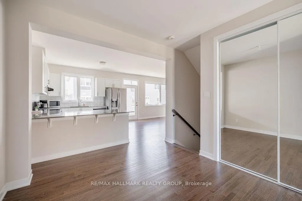 Photo 5 of 12 Tenuto Lane, Ottawa, Mer Bleue/Bradley Estates/Anderson Park — HOMEH