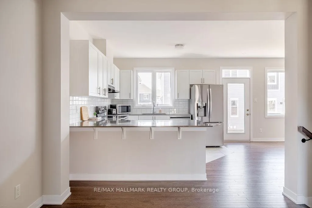 Photo 6 of 12 Tenuto Lane, Ottawa, Mer Bleue/Bradley Estates/Anderson Park — HOMEH