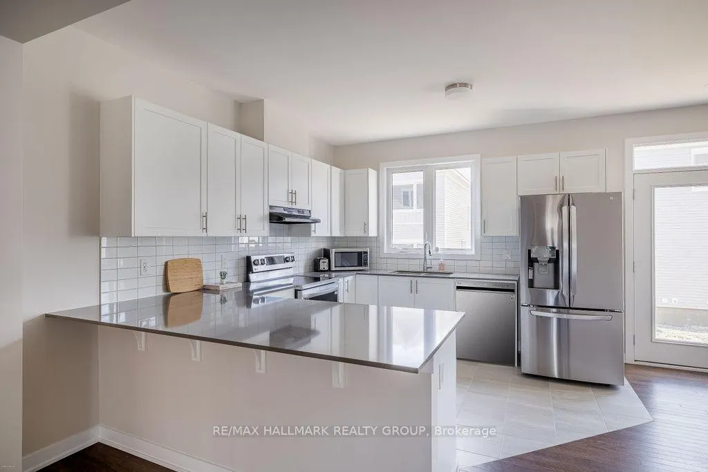Photo 7 of 12 Tenuto Lane, Ottawa, Mer Bleue/Bradley Estates/Anderson Park — HOMEH