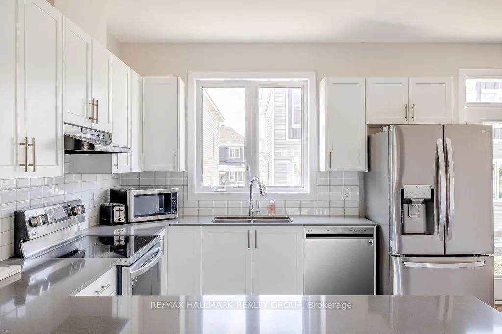 Photo 8 of 12 Tenuto Lane, Ottawa, Mer Bleue/Bradley Estates/Anderson Park — HOMEH