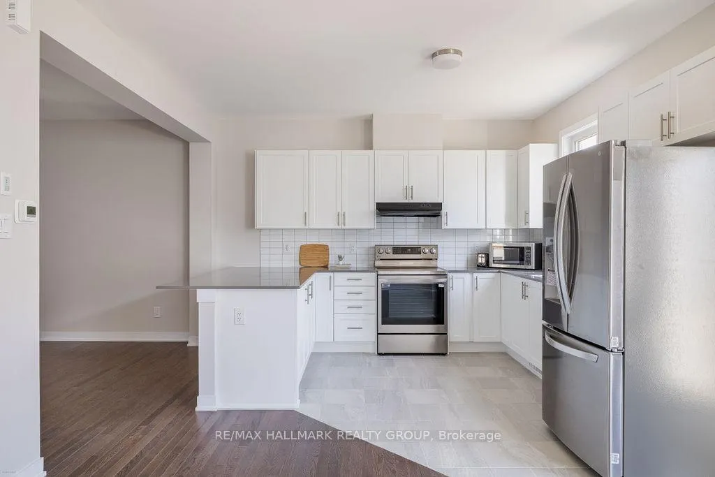 Photo 9 of 12 Tenuto Lane, Ottawa, Mer Bleue/Bradley Estates/Anderson Park — HOMEH