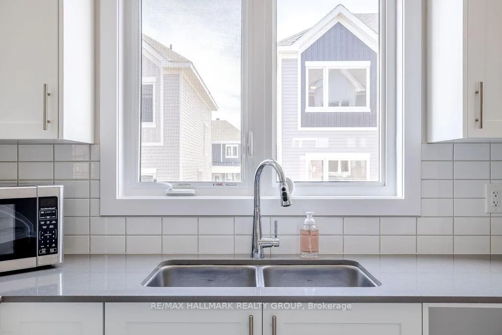 Photo 12 of 12 Tenuto Lane, Ottawa, Mer Bleue/Bradley Estates/Anderson Park — HOMEH