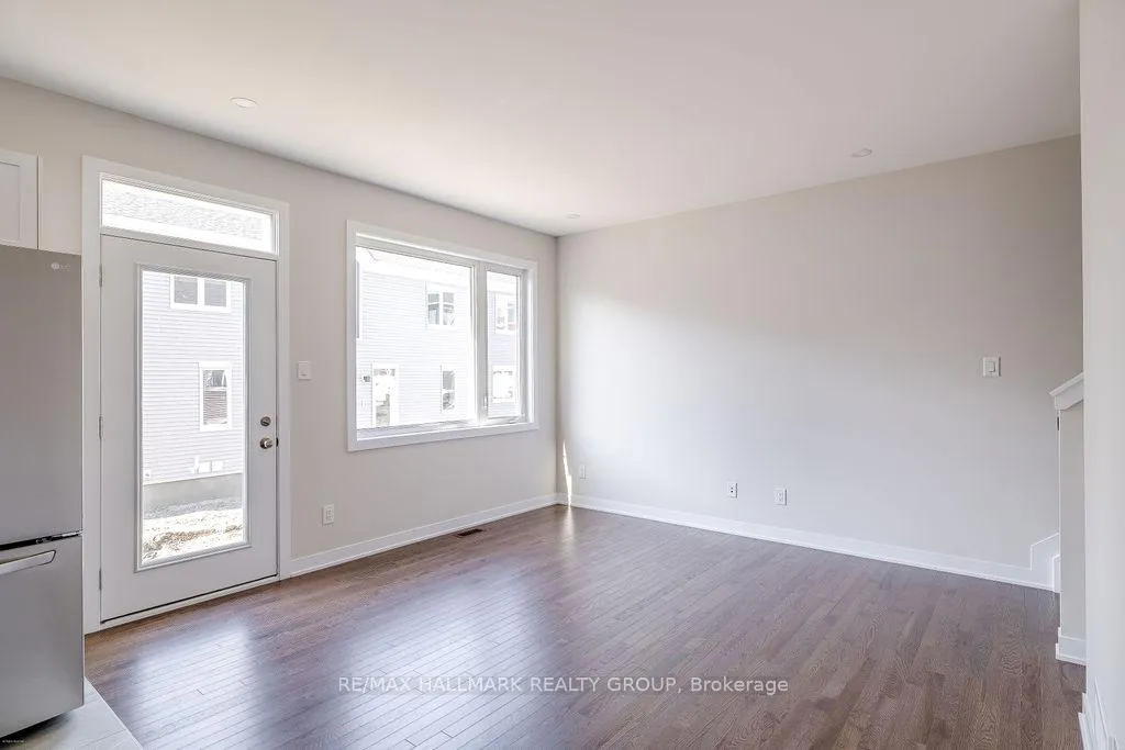 Photo 15 of 12 Tenuto Lane, Ottawa, Mer Bleue/Bradley Estates/Anderson Park — HOMEH