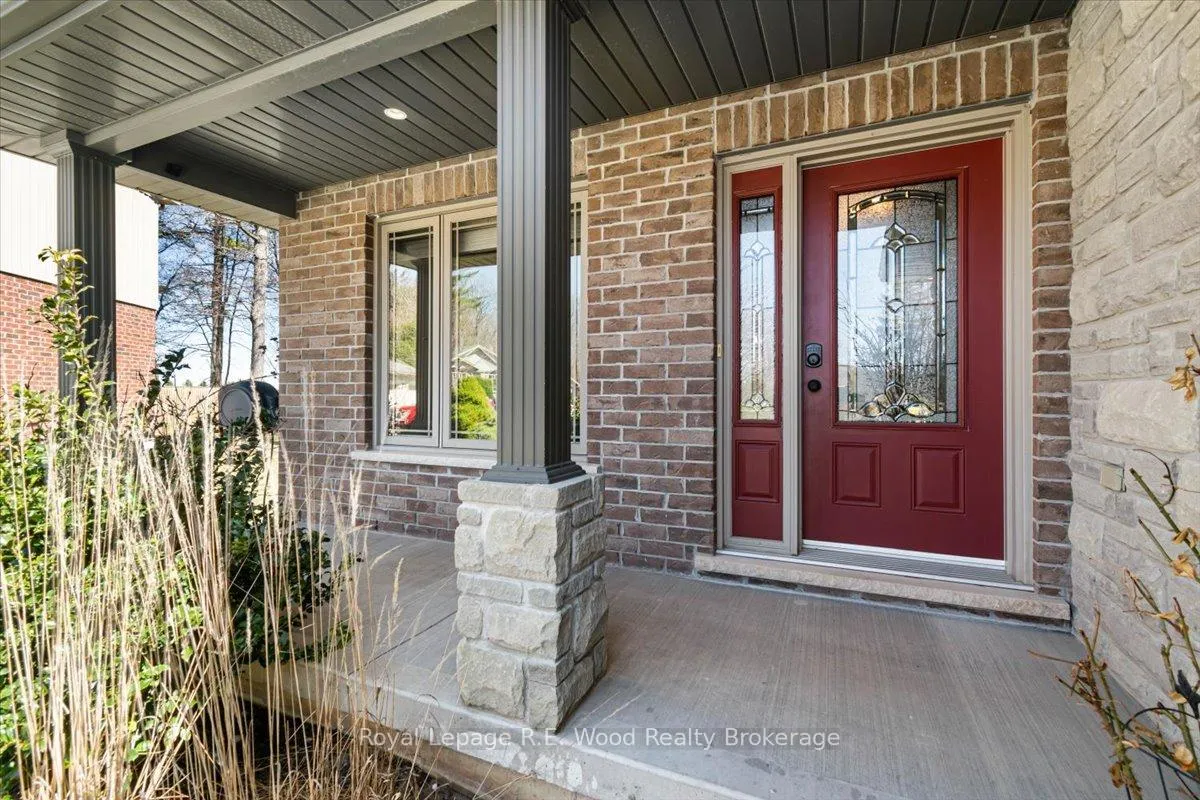 Photo 3 of 56 Wintergreen Crescent, Norfolk, Delhi — HOMEH