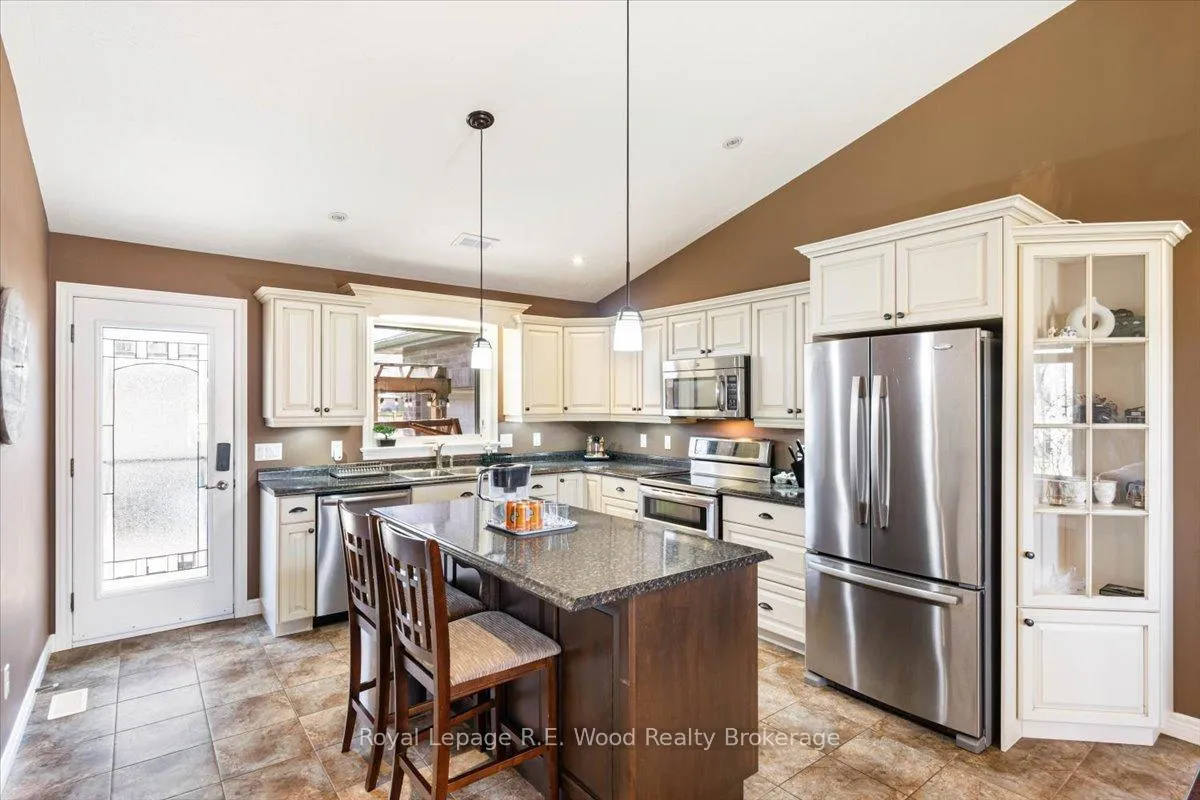 Photo 8 of 56 Wintergreen Crescent, Norfolk, Delhi — HOMEH
