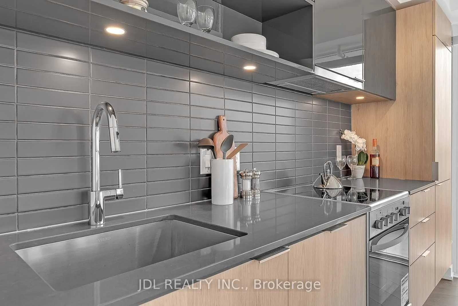 Photo 8 of Unit 1308, 159 Wellesley Street E, Toronto, Cabbagetown-South St. James Town — HOMEH