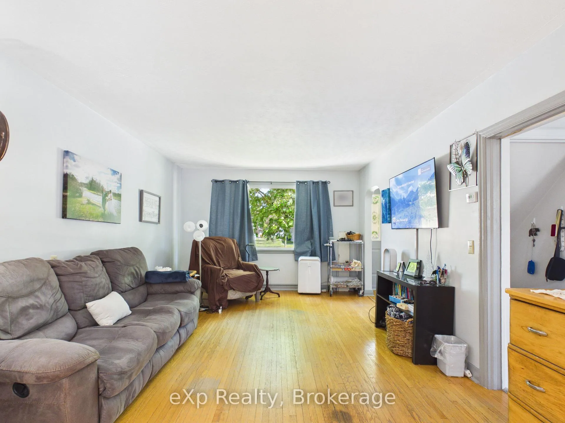 Photo 5 of 419 Colborne Street, Brockton — HOMEH