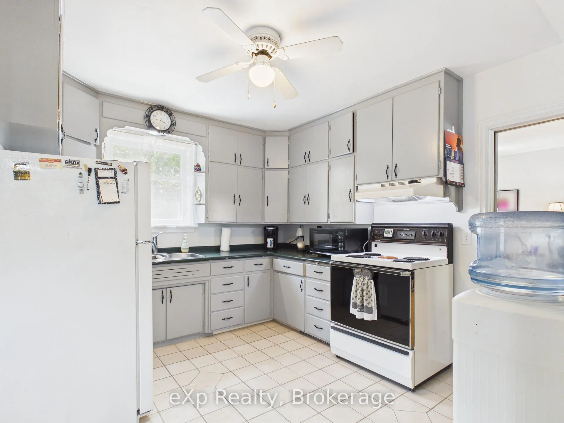Photo 11 of 419 Colborne Street, Brockton — HOMEH