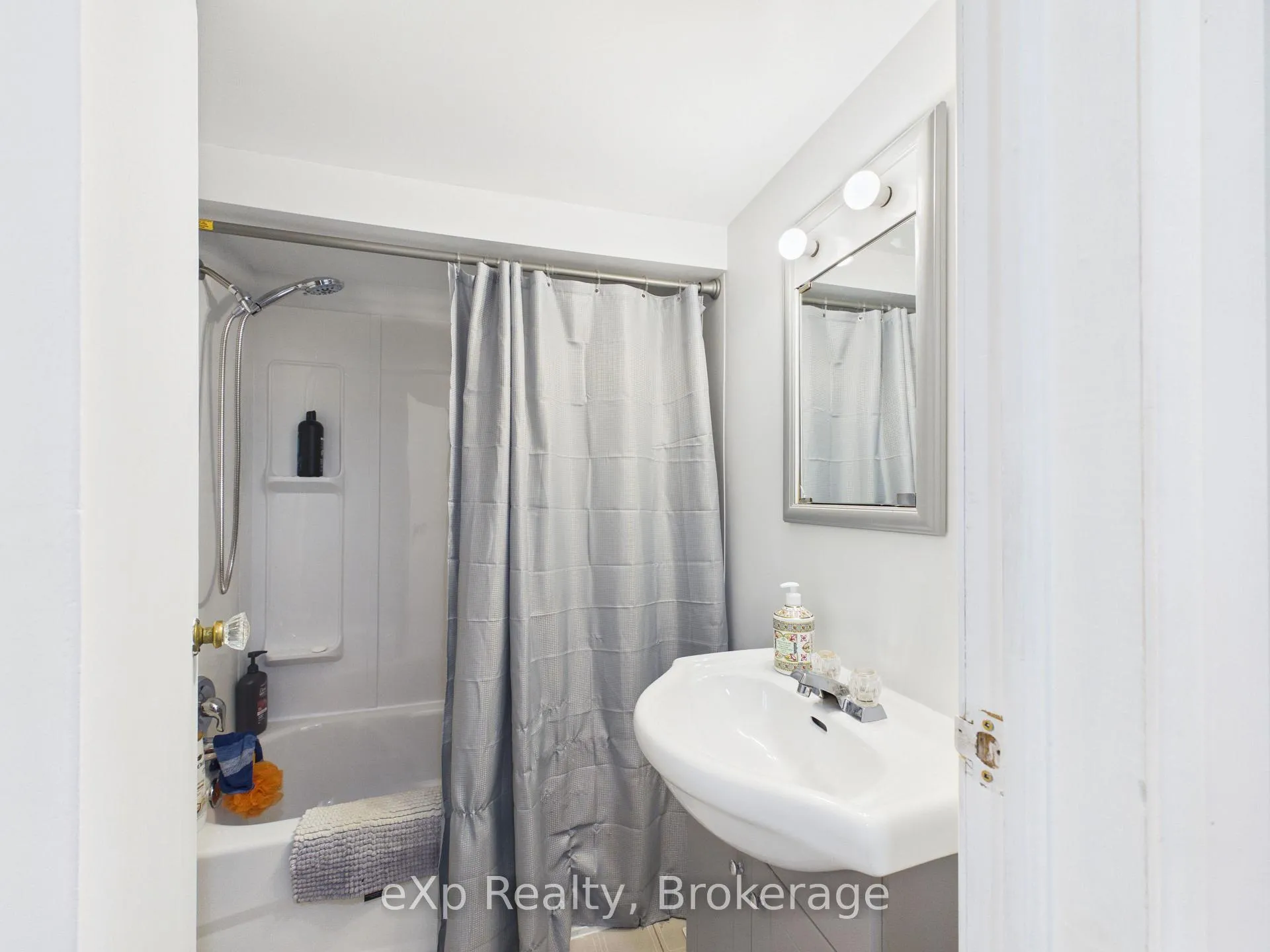 Photo 14 of 419 Colborne Street, Brockton — HOMEH