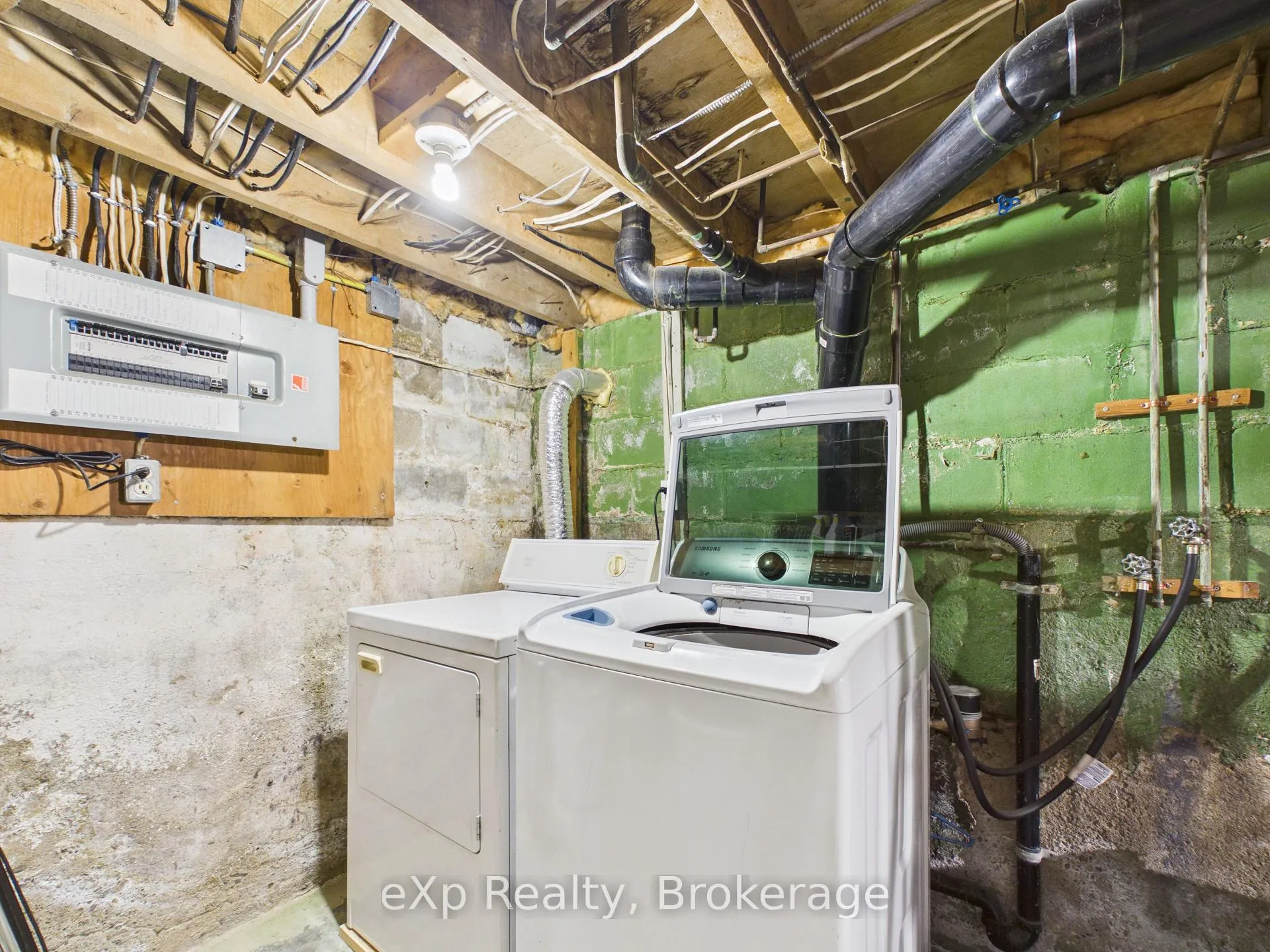 Photo 23 of 419 Colborne Street, Brockton — HOMEH