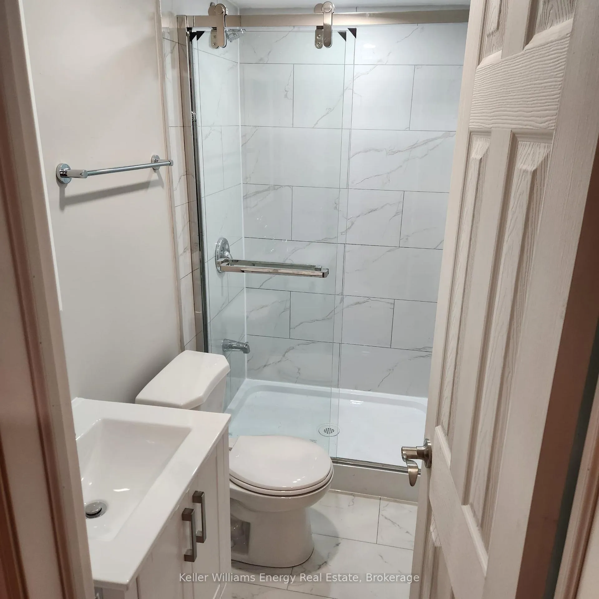 Photo 5 of 1297 Kettering Drive, Oshawa, Eastdale — HOMEH