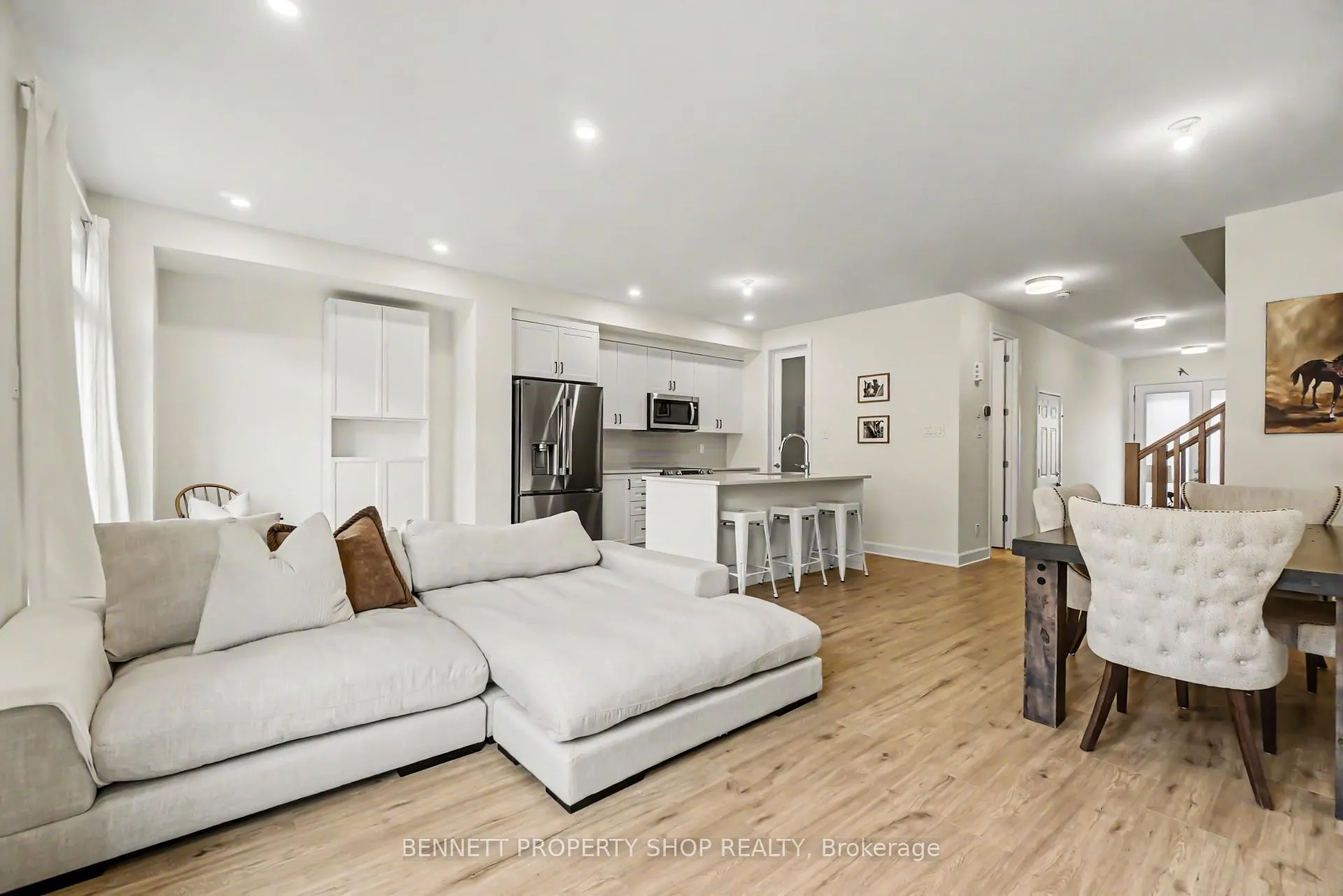 Photo 3 of 1047 Ventus Way, Ottawa, Chapel Hill South - Orleans Village — HOMEH