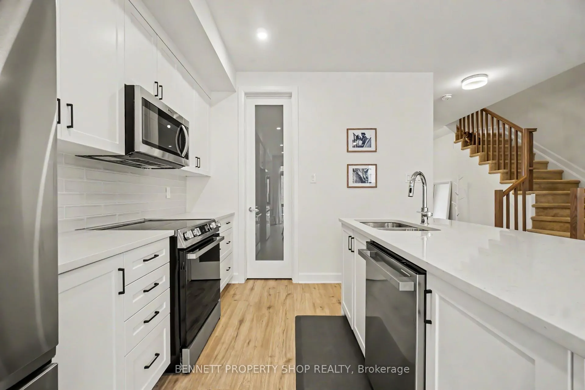 Photo 5 of 1047 Ventus Way, Ottawa, Chapel Hill South - Orleans Village — HOMEH