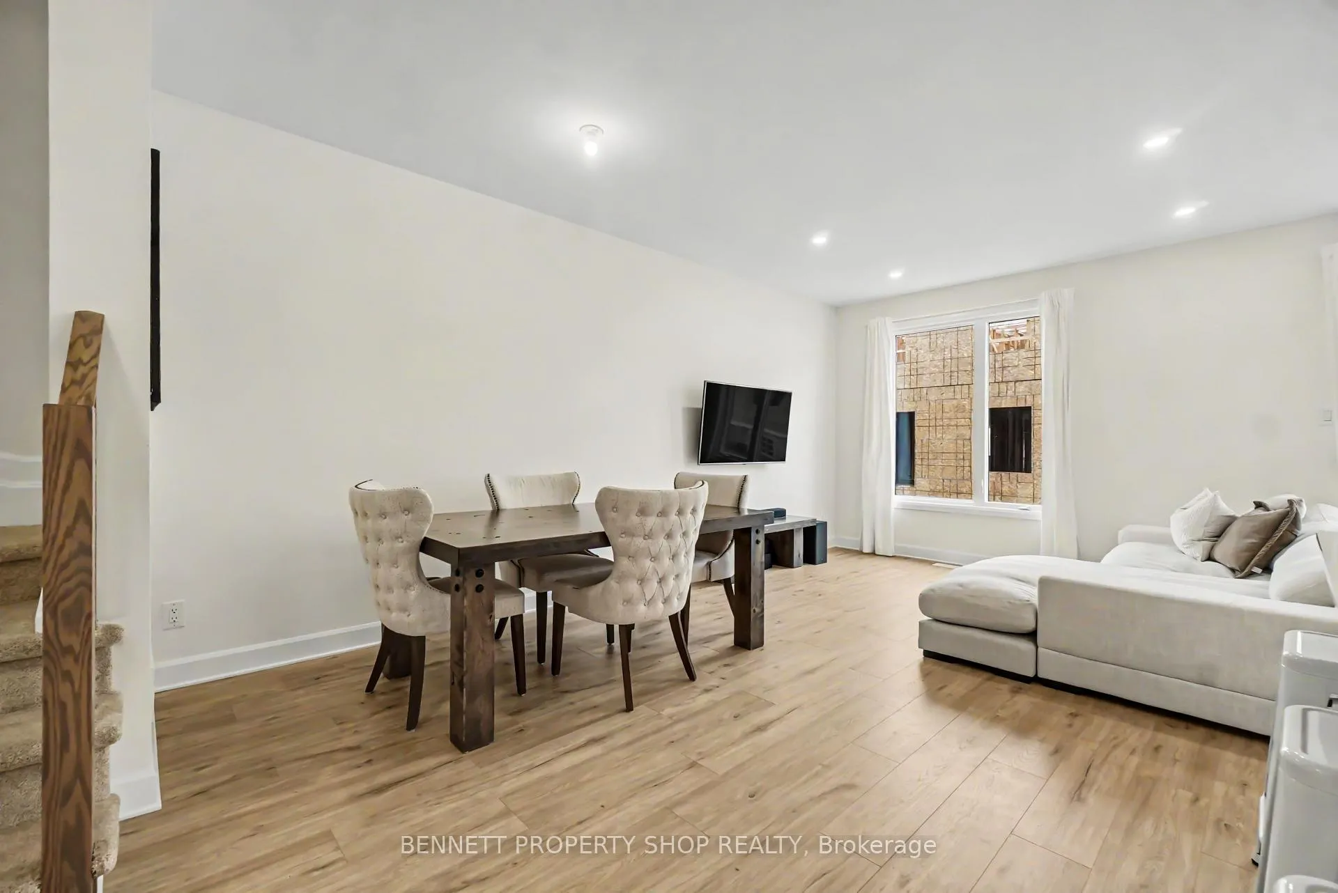 Photo 8 of 1047 Ventus Way, Ottawa, Chapel Hill South - Orleans Village — HOMEH