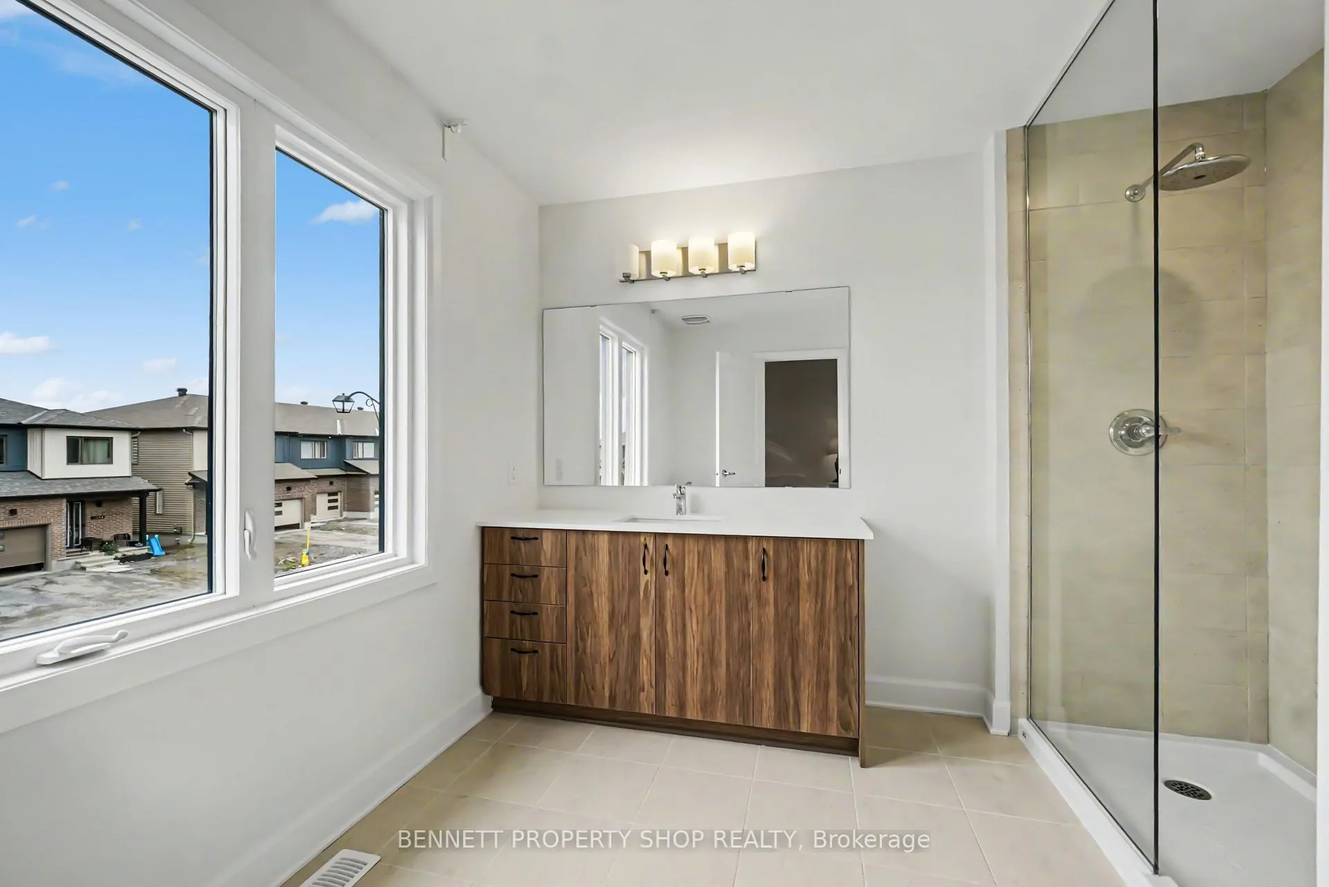 Photo 11 of 1047 Ventus Way, Ottawa, Chapel Hill South - Orleans Village — HOMEH