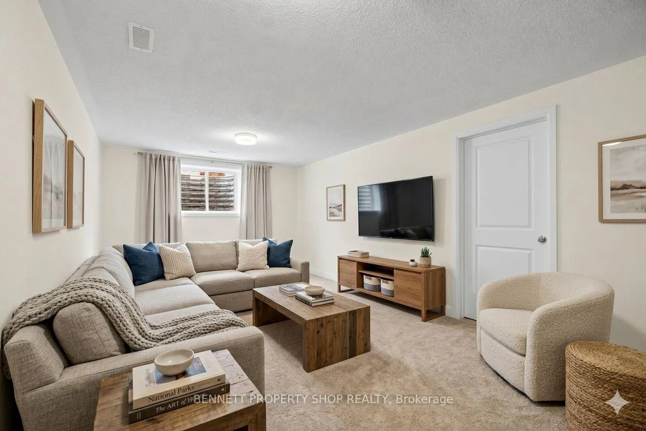 Photo 15 of 1047 Ventus Way, Ottawa, Chapel Hill South - Orleans Village — HOMEH