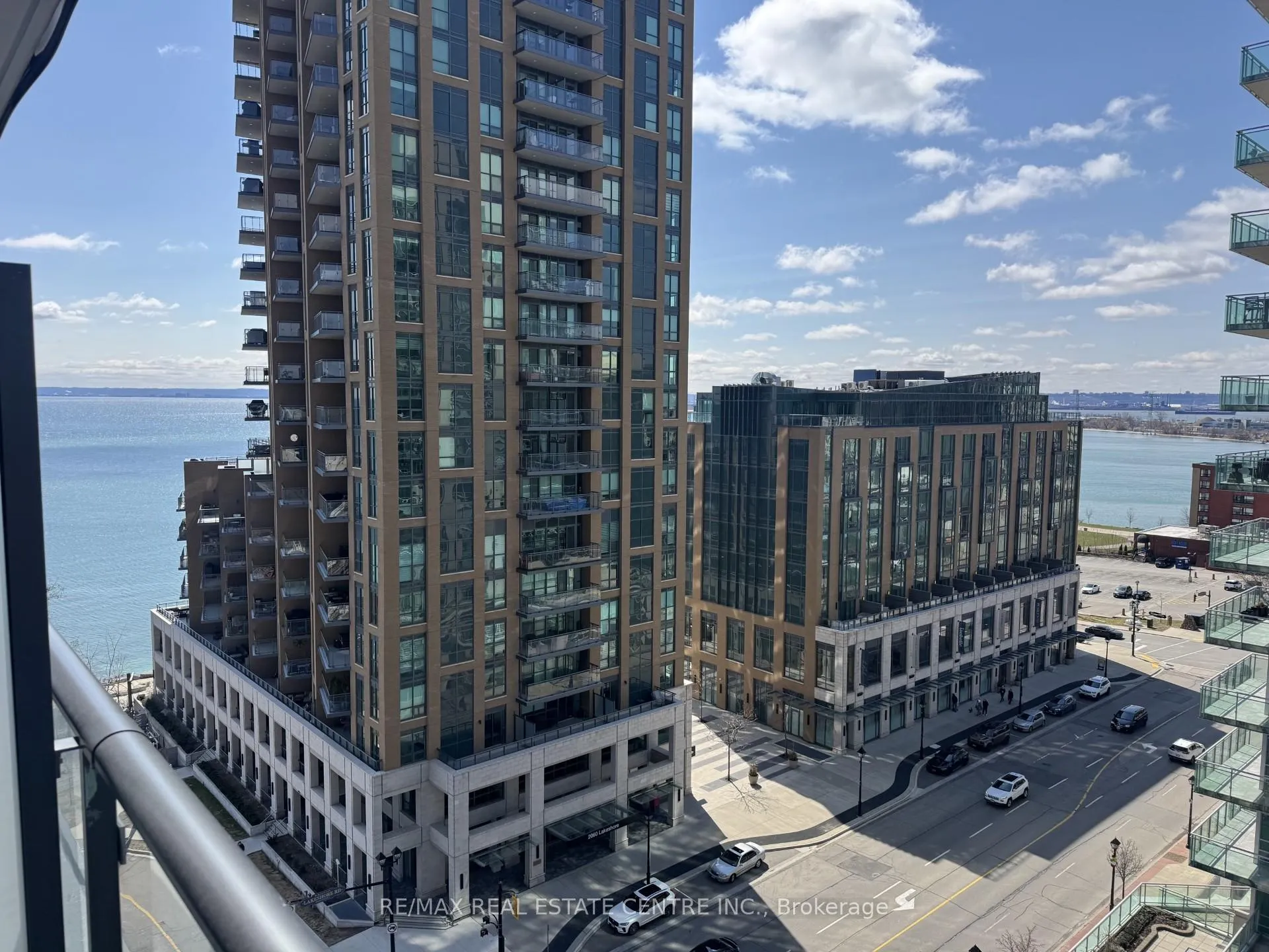 Photo 3 of 2075 Lakeshore Road, Burlington, Brant — HOMEH