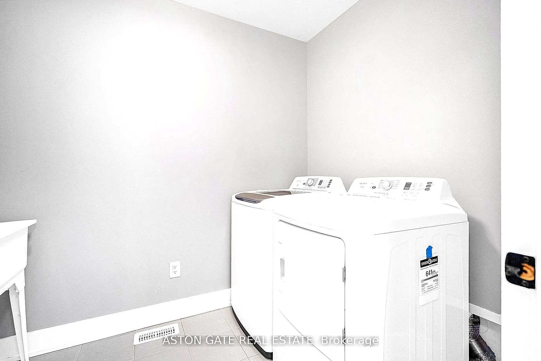 Photo 30 of 856 Moonrise Terrace, Ottawa, Barrhaven - Half Moon Bay — HOMEH