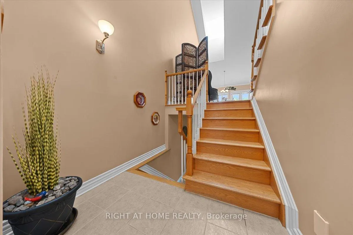 Photo 4 of 55 Callaway Court, Ottawa, Orleans/Sunridge — HOMEH