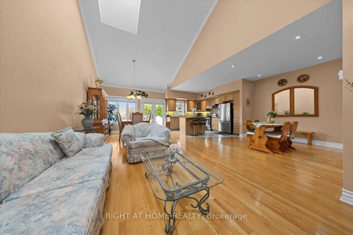 Photo 5 of 55 Callaway Court, Ottawa, Orleans/Sunridge — HOMEH