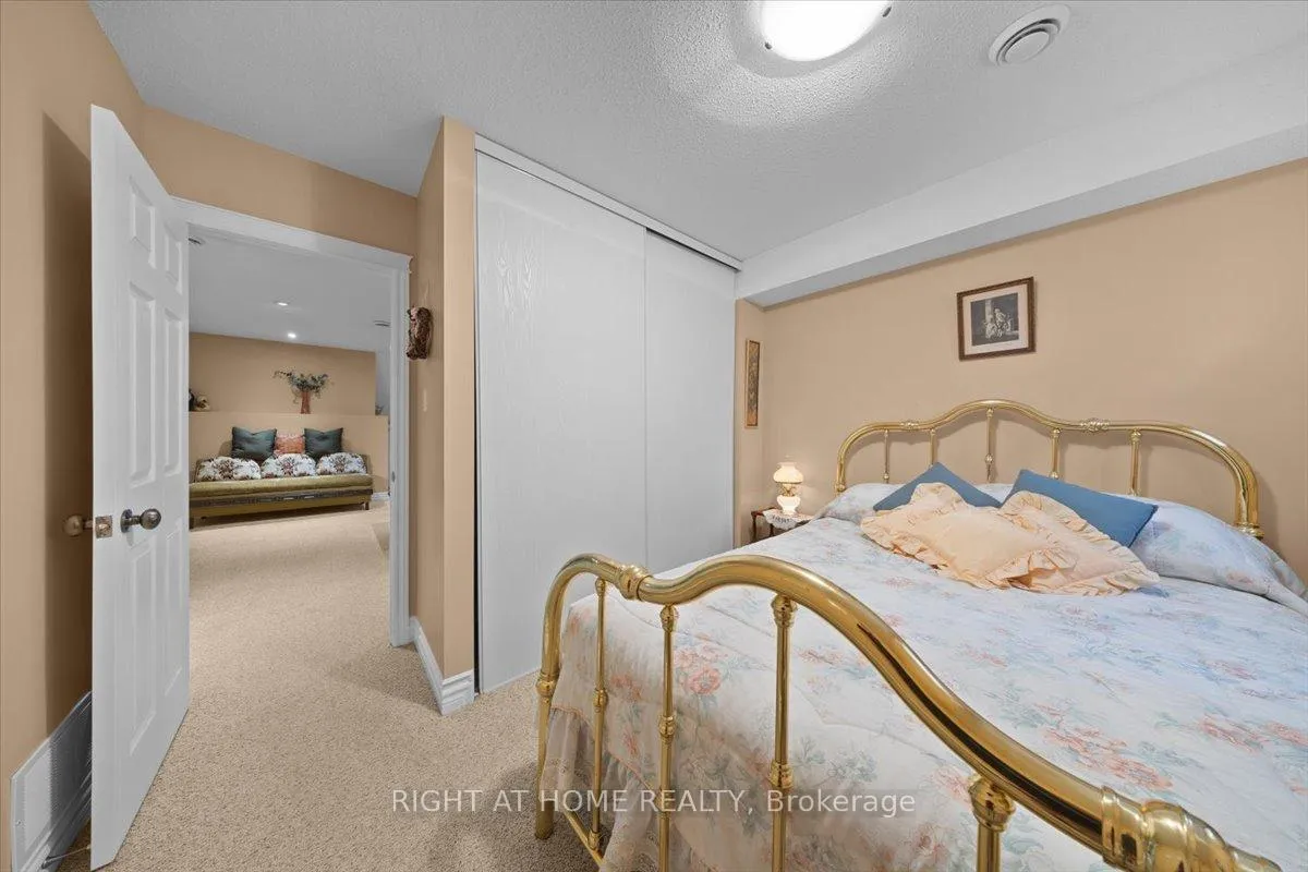 Photo 33 of 55 Callaway Court, Ottawa, Orleans/Sunridge — HOMEH