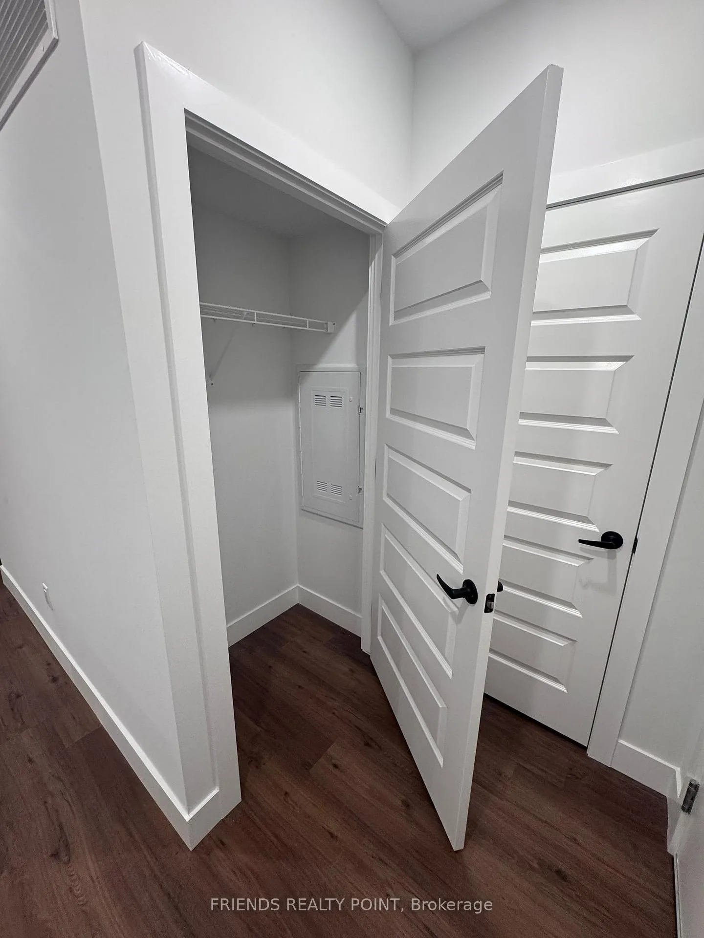 Photo 6 of Unit 514, 1000 Lackner Place, Kitchener, Grand River North — HOMEH