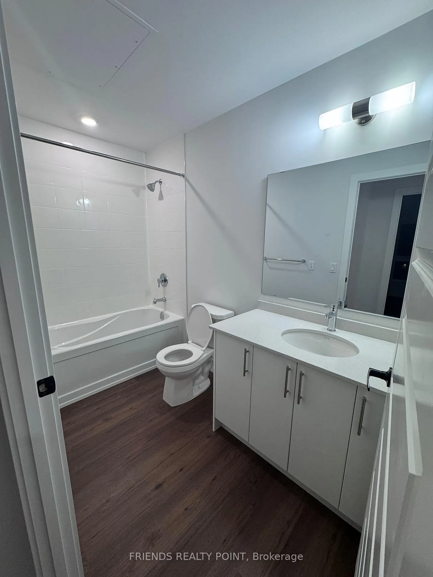 Photo 9 of Unit 514, 1000 Lackner Place, Kitchener, Grand River North — HOMEH