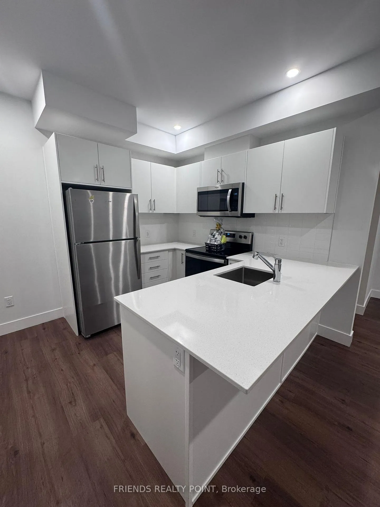 Photo 10 of Unit 514, 1000 Lackner Place, Kitchener, Grand River North — HOMEH