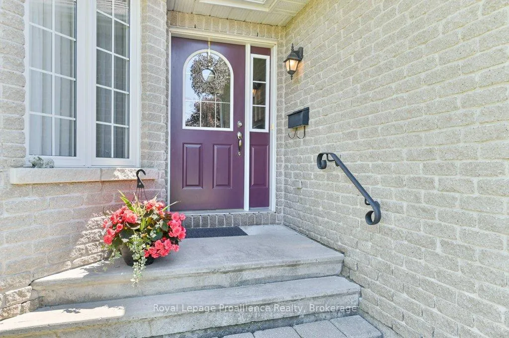 Photo 5 of 82 Gavey Street, Belleville, Thurlow Ward — HOMEH