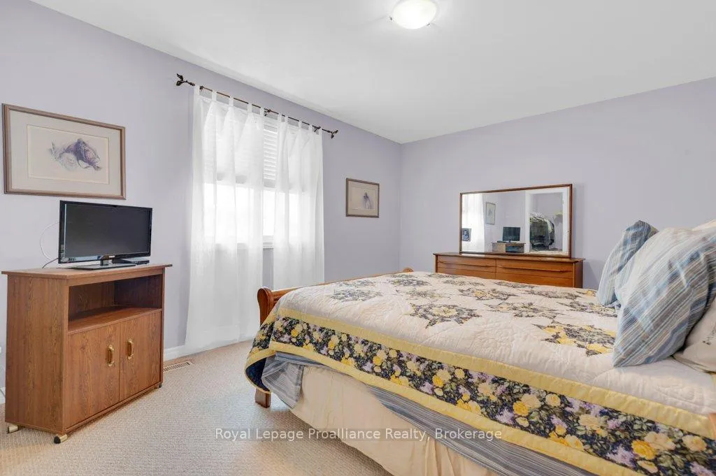 Photo 20 of 82 Gavey Street, Belleville, Thurlow Ward — HOMEH