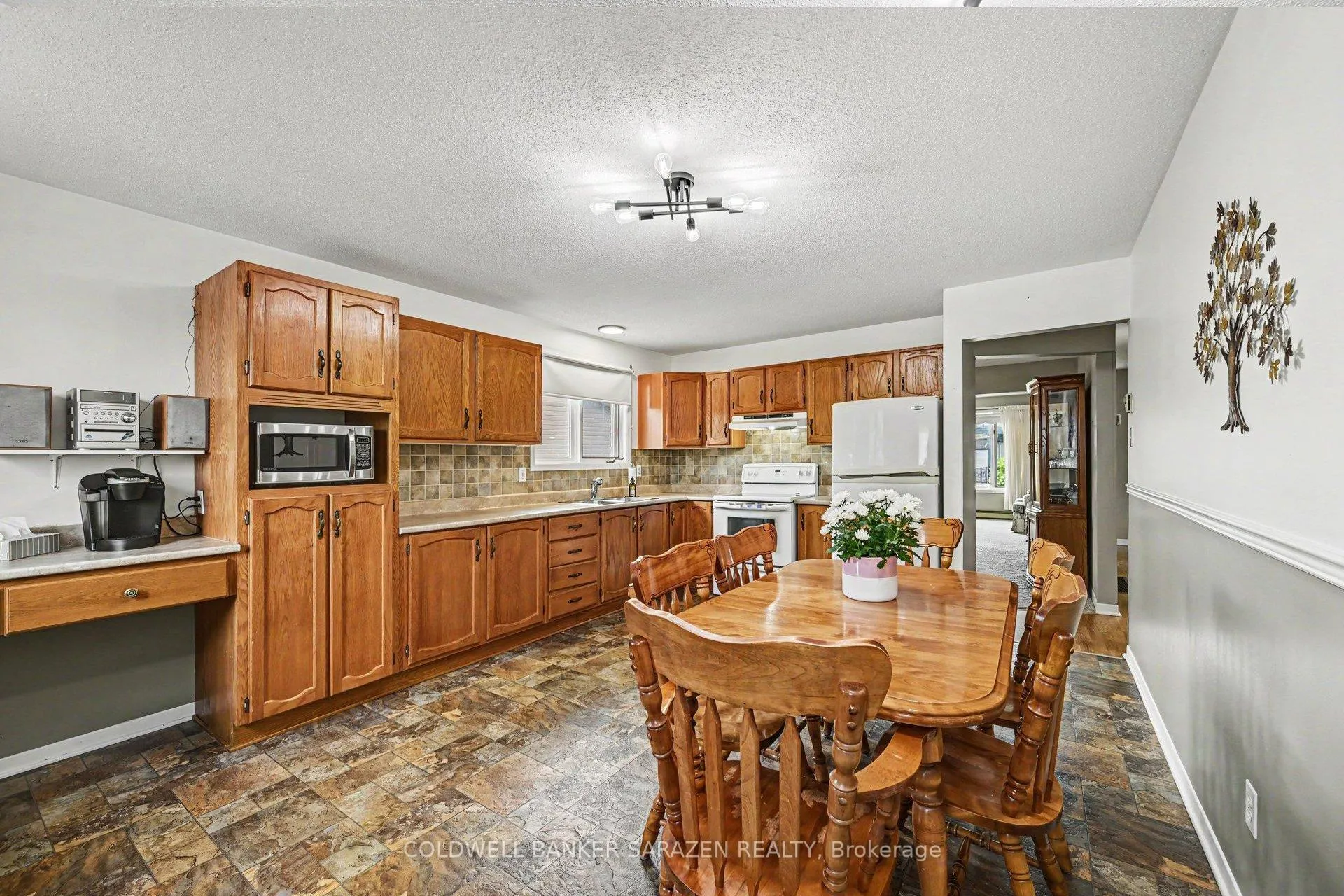Photo 10 of 258 Allan Drive, Arnprior — HOMEH