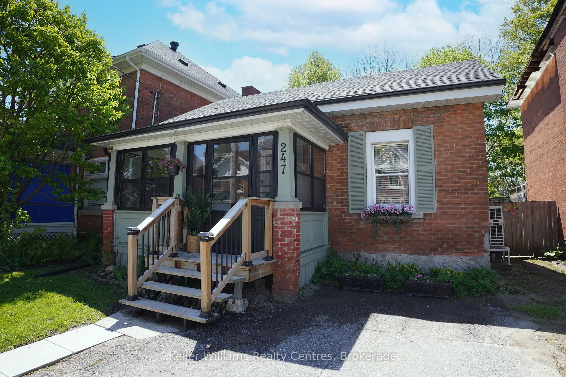 Photo 1 of 247 6th Street E, Owen Sound — HOMEH