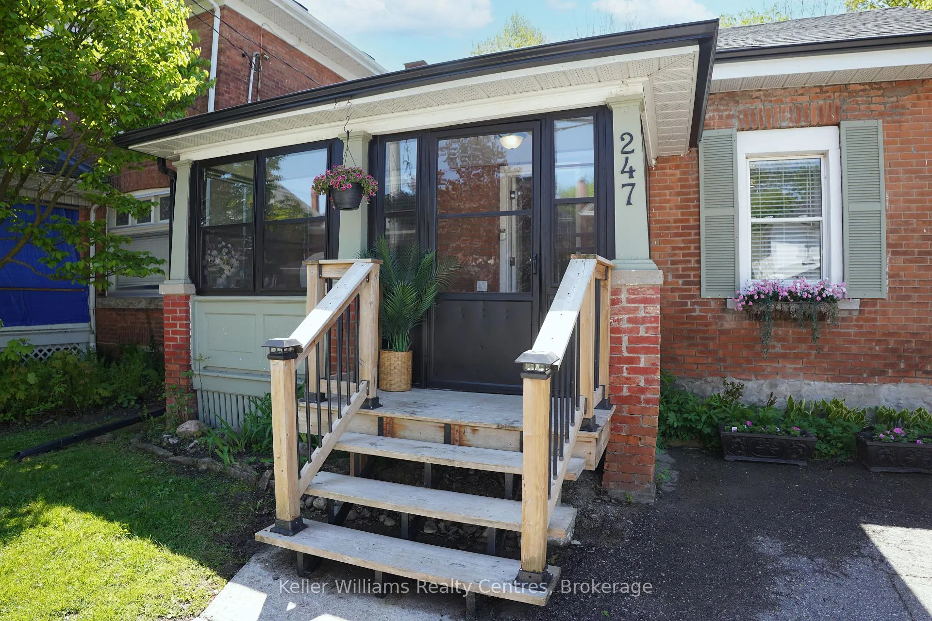 Photo 8 of 247 6th Street E, Owen Sound — HOMEH