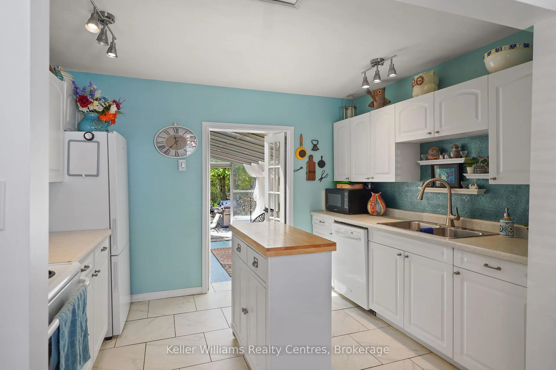Photo 15 of 247 6th Street E, Owen Sound — HOMEH