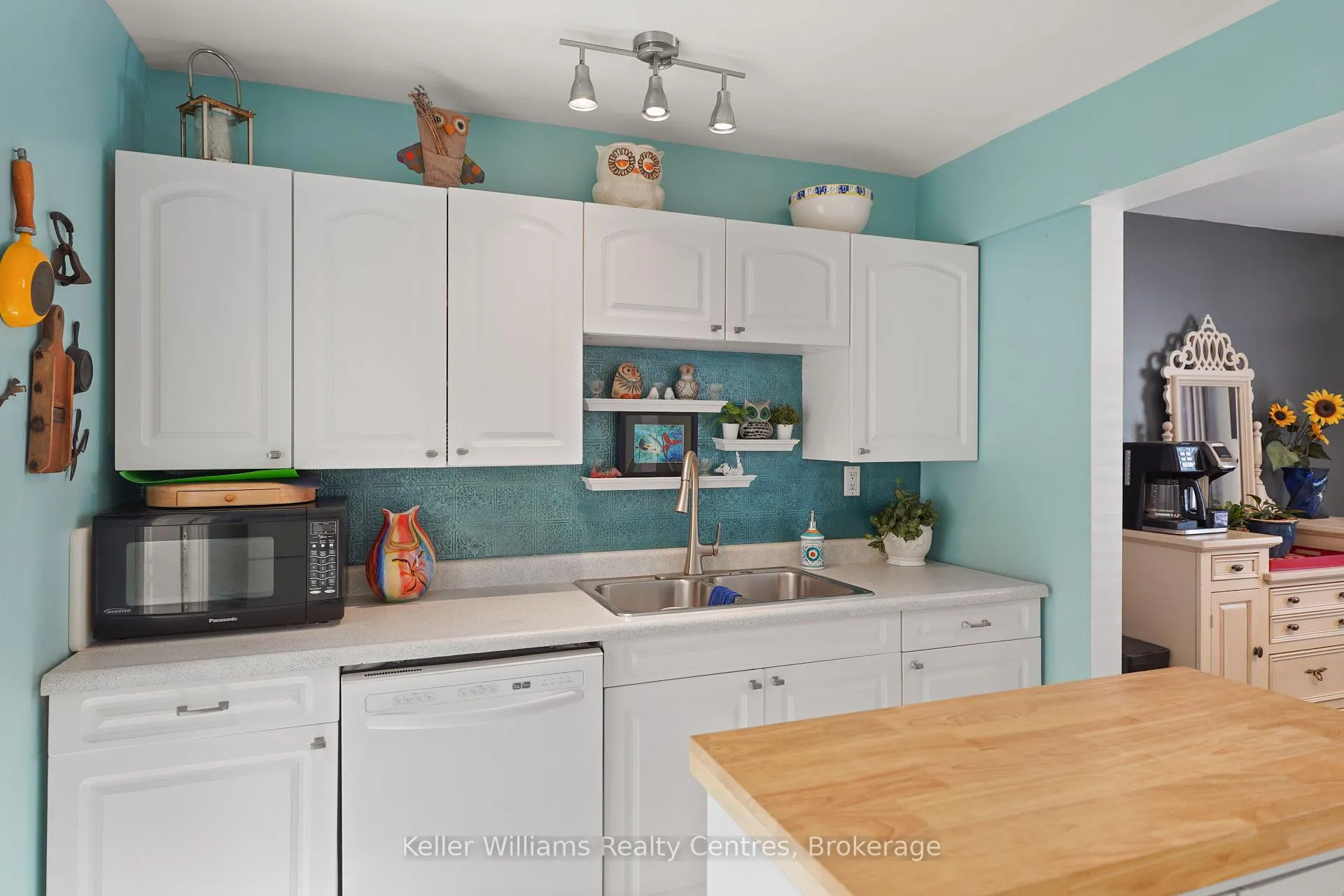 Photo 17 of 247 6th Street E, Owen Sound — HOMEH