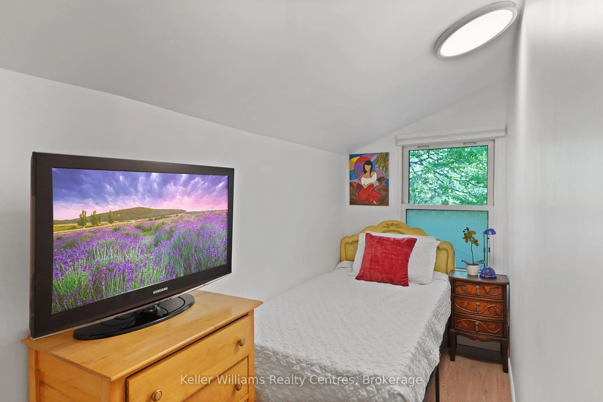 Photo 26 of 247 6th Street E, Owen Sound — HOMEH